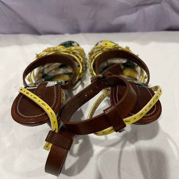 Louis Vuitton Heels - Picture 3 of 4